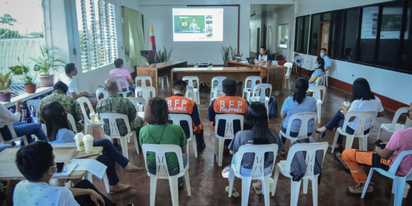An emergency disaster preparedness meeting was held at the Municipal building together with the Inter-agency taskforce of Salcedo, on December 13, 2021. (Photo: Alren Beronio/Oxfam) An emergency disaster preparedness meeting was held at the Municipal building together with the Inter-agency taskforce of Salcedo, on December 13, 2021. (Photo: Alren Beronio/Oxfam)